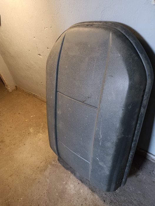 Продавам таванен багажник за автомобил