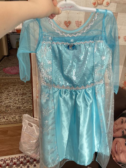продам платье эльзы
