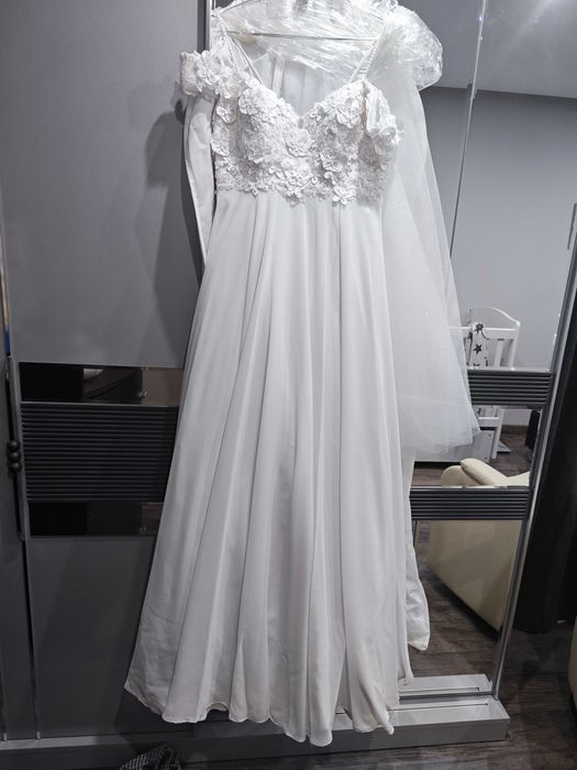 СПЕШНО Булчинска рокля + шлейф