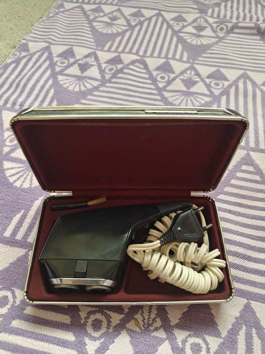 Електрическа самобръсначка • Харьков • 30 • Ретро