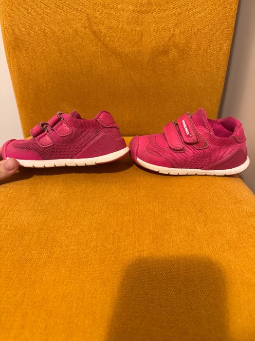 Cablu USB și Biomecanics fuchsia nr 25