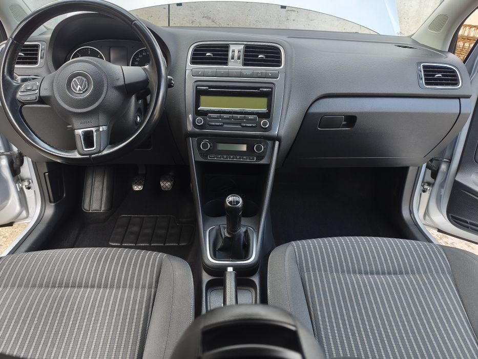 VOLKSWAGEN Polo 2011 — imagine 3