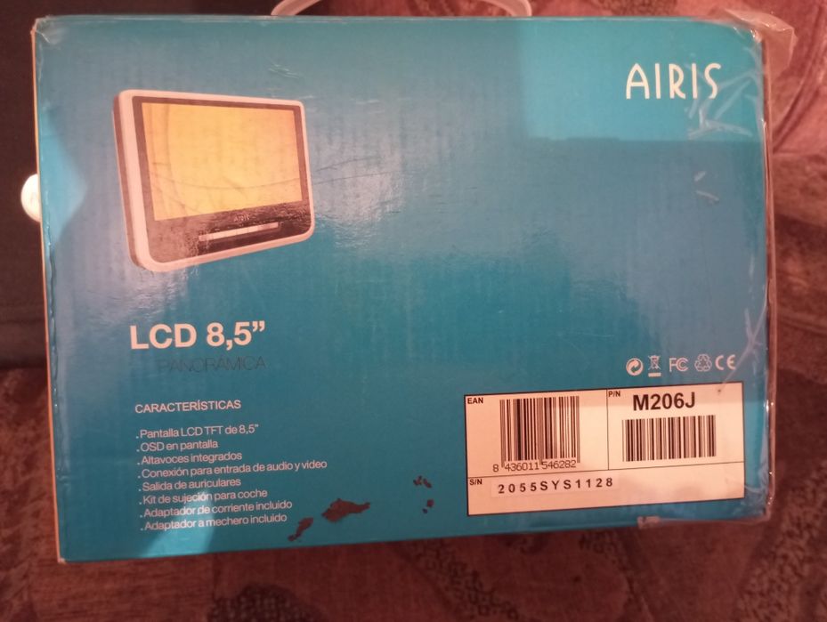 Vând DVD portabil