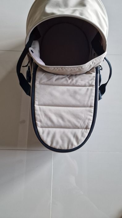 Vând landou pentru carut yoyo , stare impecabila