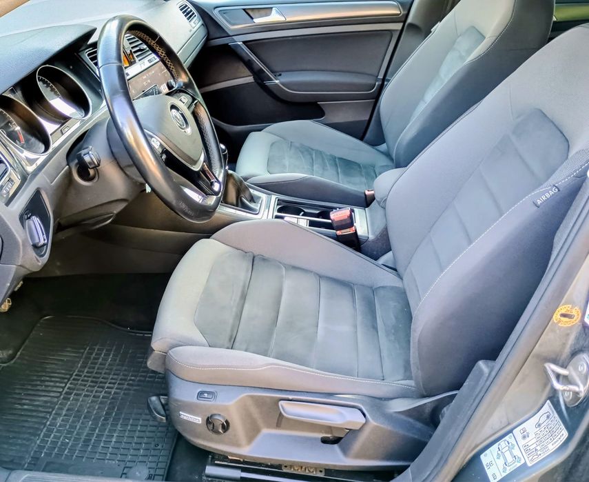 VW Golf an 2020 150 cai 2.0 L