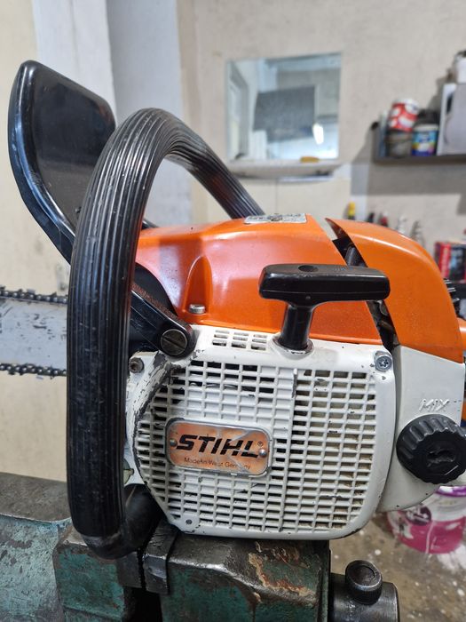 Stihl 390  Stihl 028