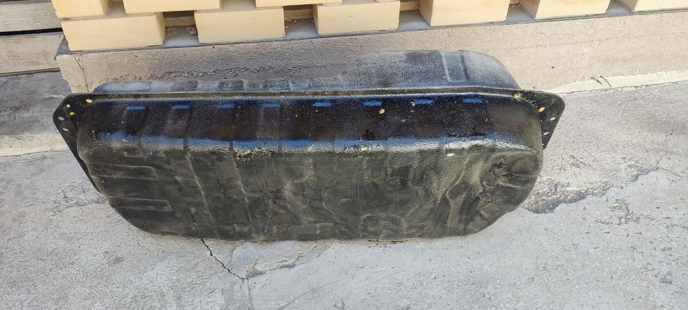 Продам бензобак на Киа Соренто