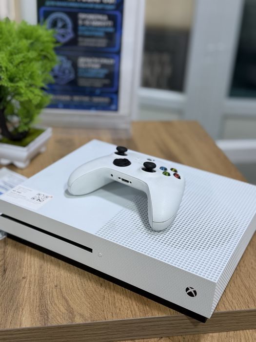 Приставка Xbox One S