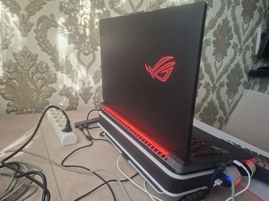 Ноутбук Asus rog strix