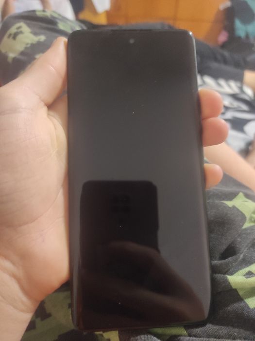 Dau telefoane la schimb