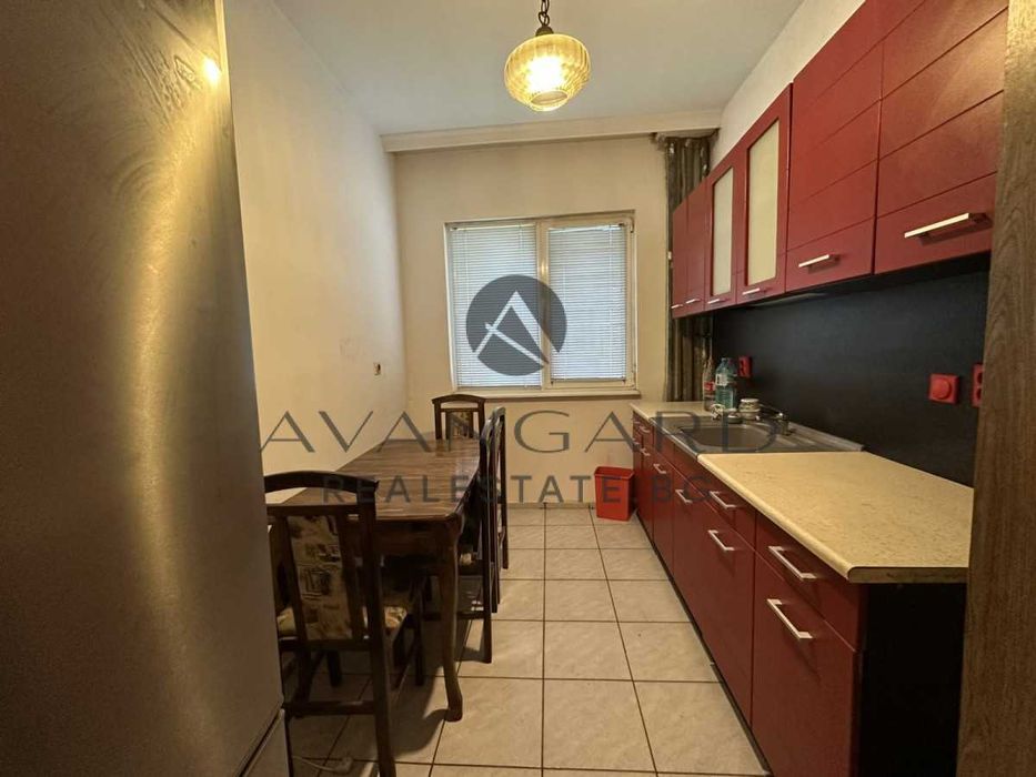 Продава се Тристаен апартамент в Пловдив, Център - 72 кв.м за 2081 €/кв.м - Снимка #5