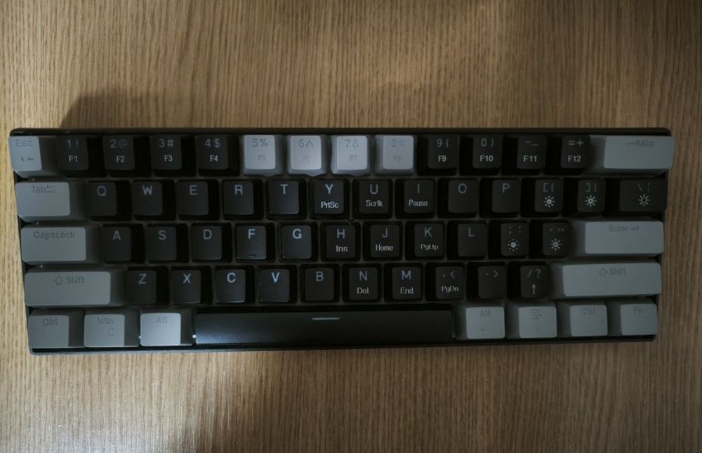 Tastatura mecanica switchuri rosii