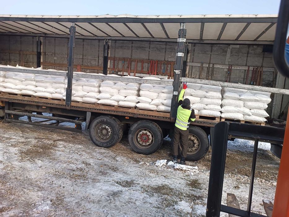 Praf din marmura concasata si piatra marmura ornamentala