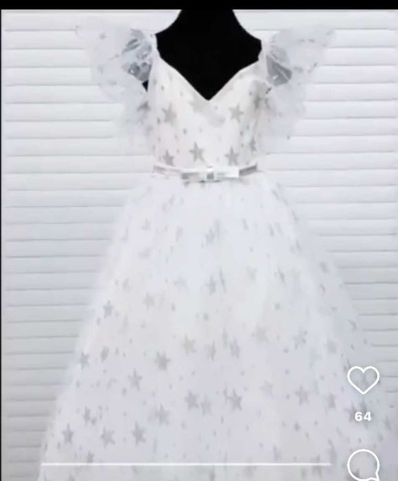 Белое нарядное платье для девочек.