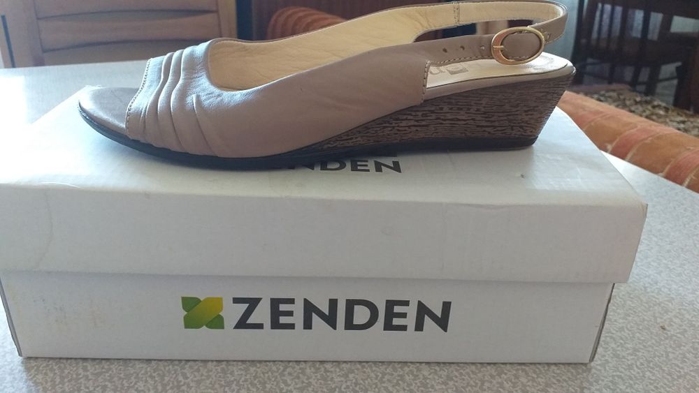 Продам обувь новая