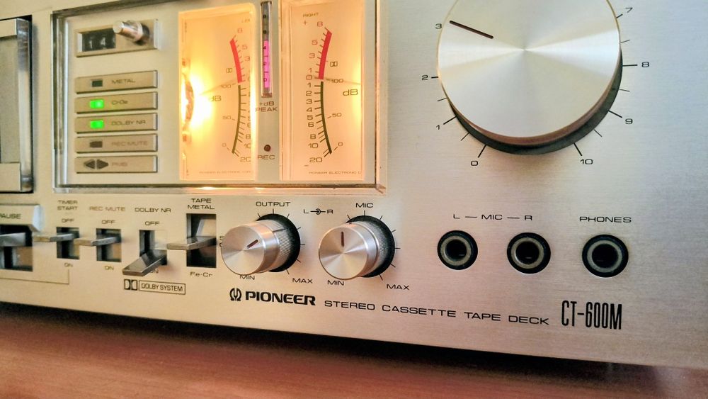 Кассетная дека Pioneer CT-600M
