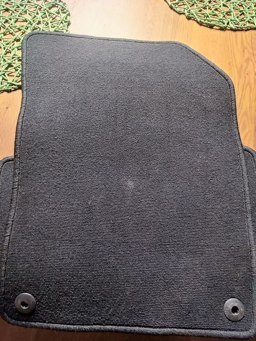 Vând covorașe textile originale Volvo XC60