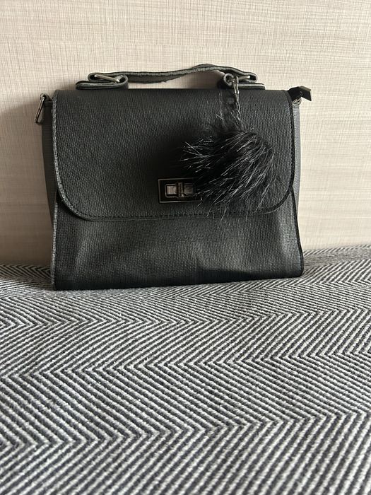 Кожена чанта с пух