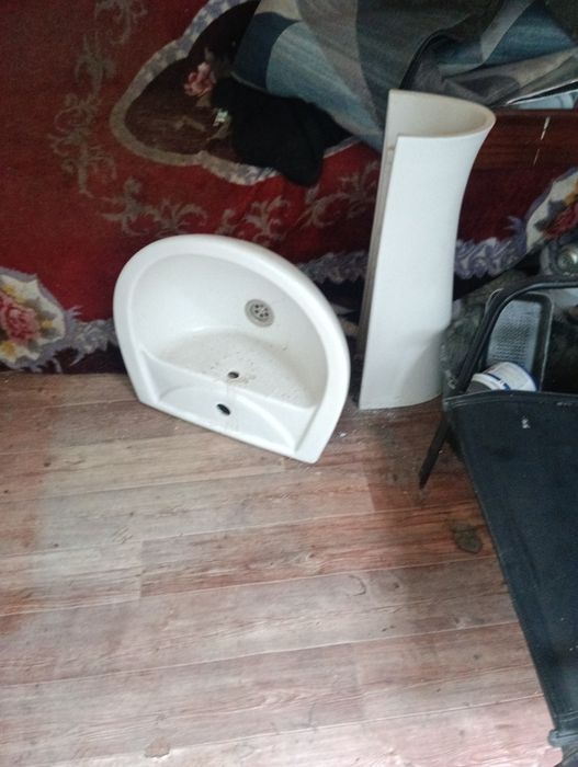 Раковина Лотусс рукамойник