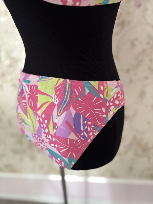 Costum de baie, sutien 95C, chilot mărimea L, nou, cu etichetă