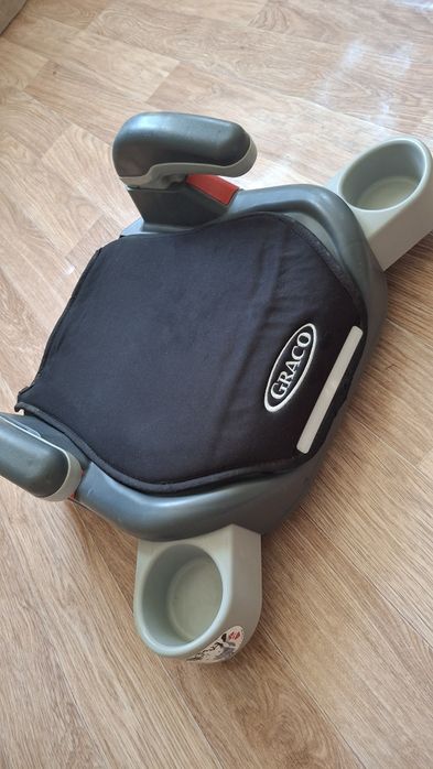 Автомобильное кресло