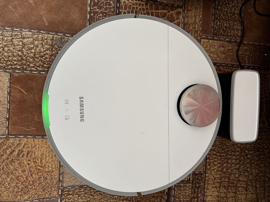 Продам робот-пылесос Samsung Jet Bot