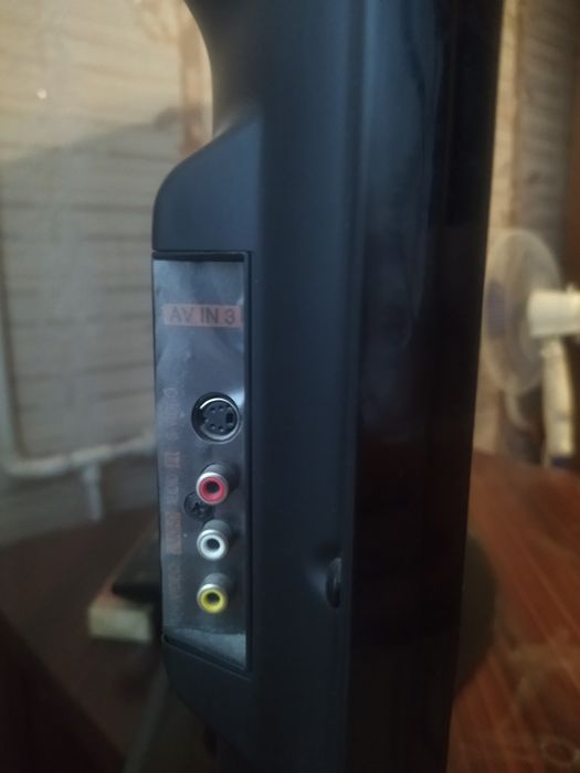 Продам телевизор LG 42PC5RV