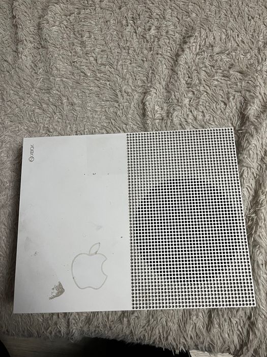 Xbox One S с двумя геймпадами