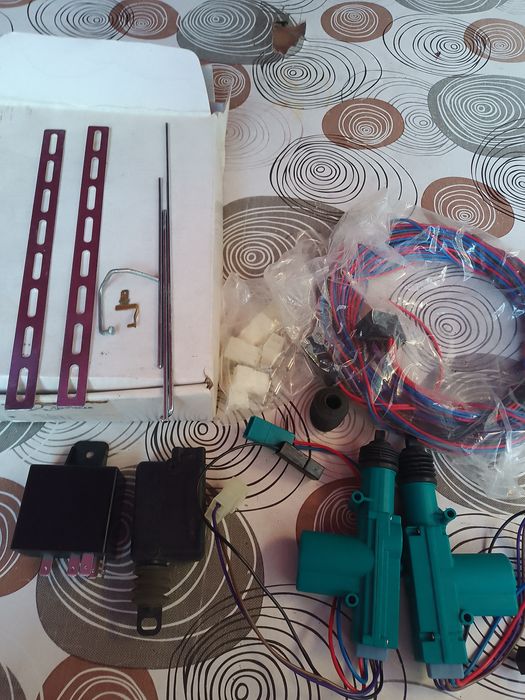 Închidere centralizată Piranyacar pt 2 uși