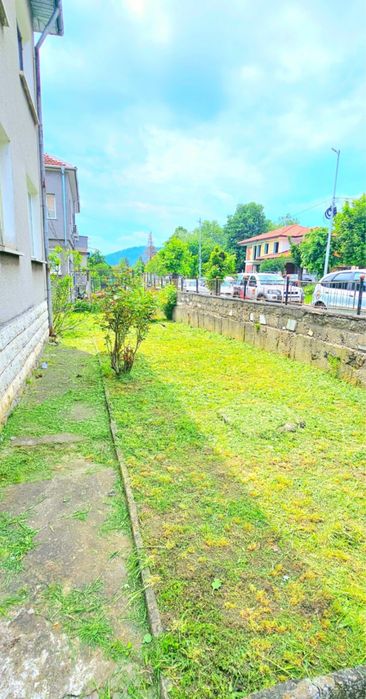 Продава се Къща в Мездра - 170 кв.м за 795 €/кв.м - Снимка #1