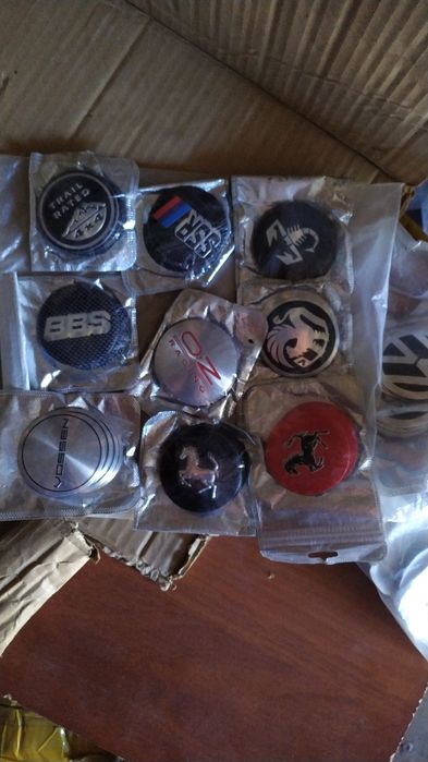 Наклейки на колпаки