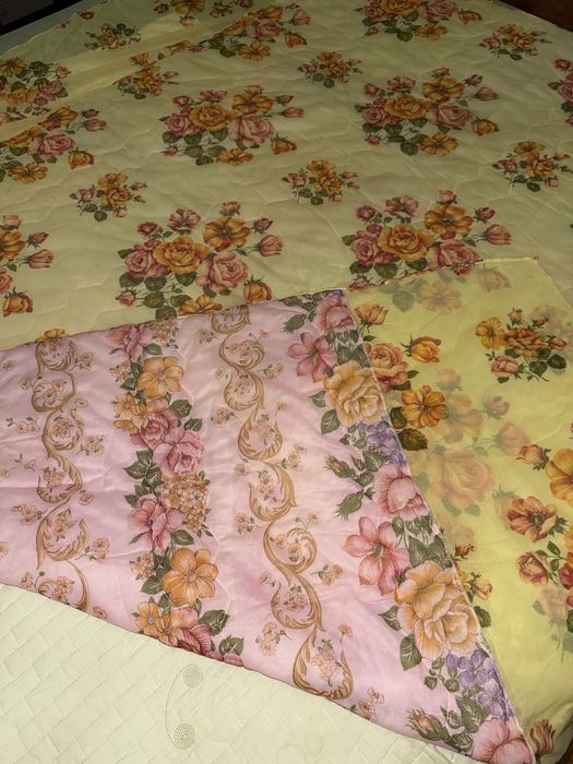 Продаётся стеганое двухстороннее покрывало времен СССР