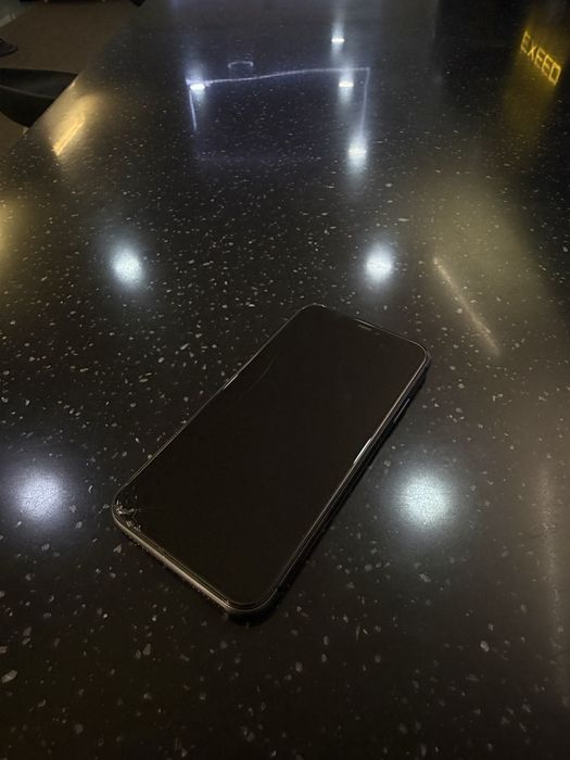 Обменяю Iphone 11