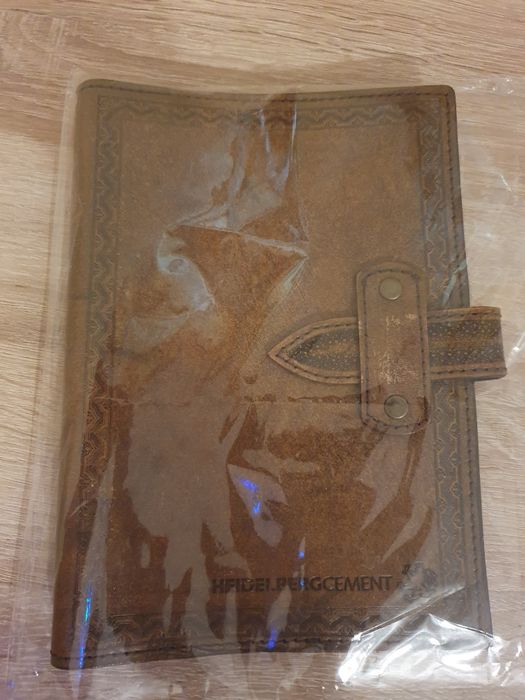 Обложка  натуральная кожа для ежедневника на подарок близким