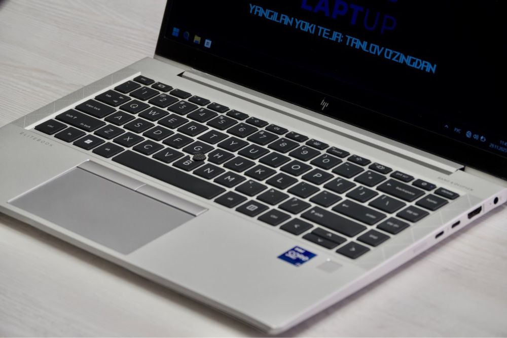 HP EliteBook 830 G8 vPro i7 1185G7/32GB/256GB