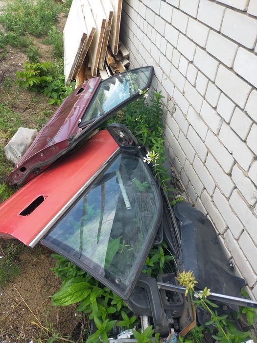 Продам двери на автомашина Мазда