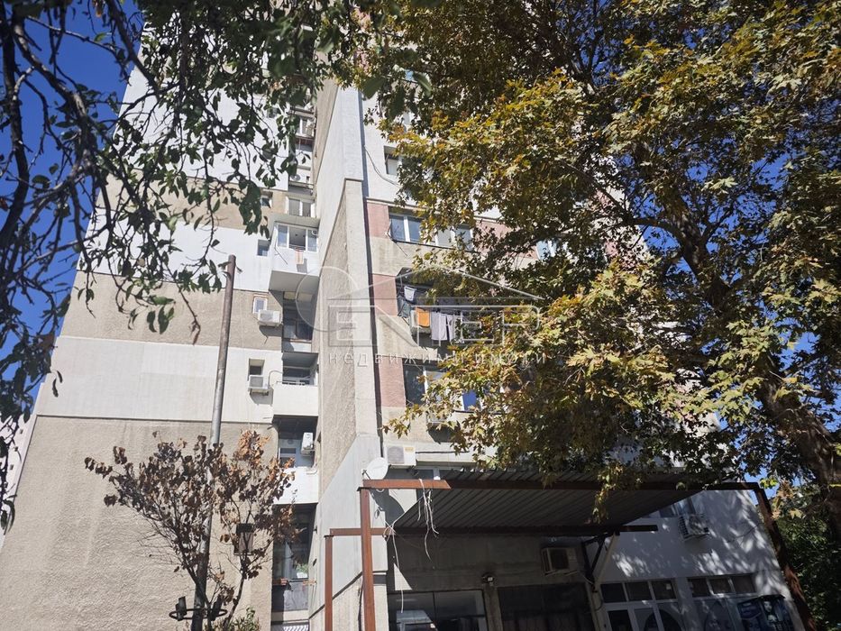 Продава се Двустаен апартамент в Варна, Трошево - 38 кв.м за 1974 €/кв.м - Снимка #1