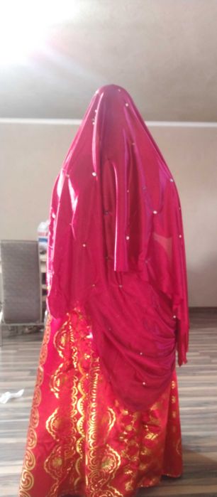 Vând costum indian saree