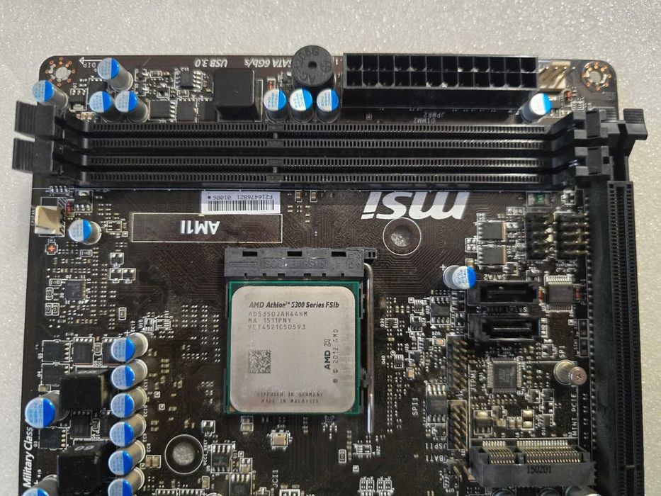 Placa de baza MSI AM1I, Socket AM1 + procesor AMD AMD Athlon 5350