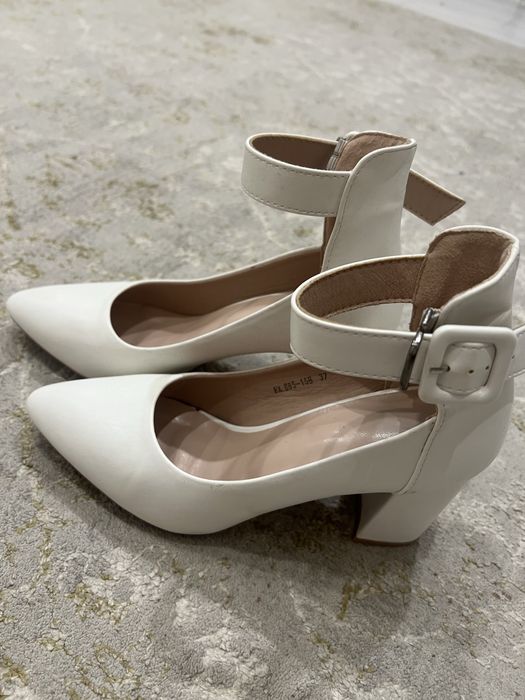 Туфли белый срочно