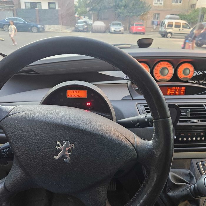 Peugeot 807,7 locuri ,2.0 HDI