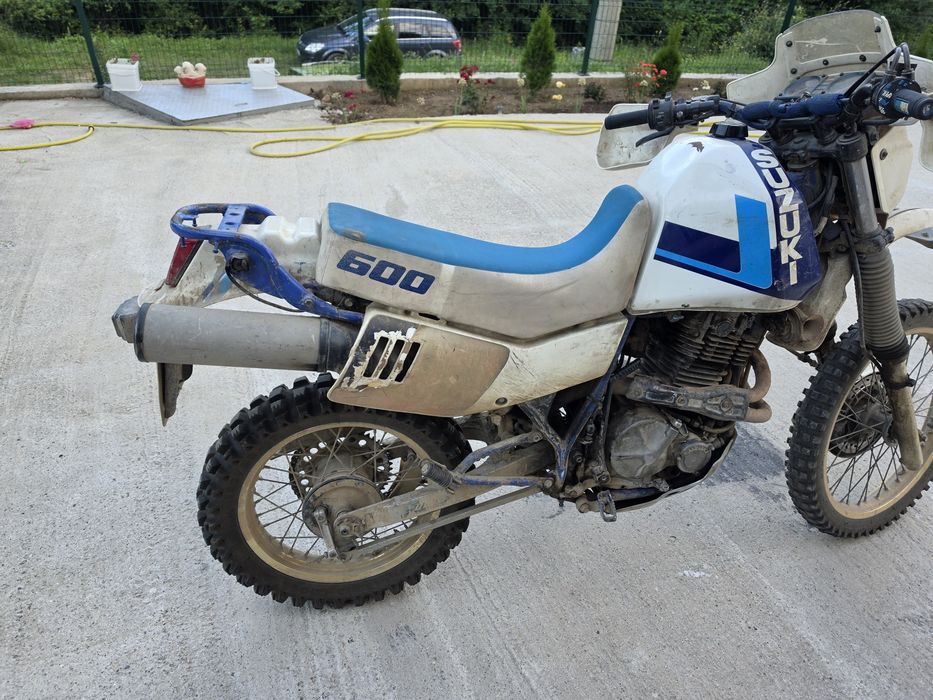 Продавам Сузуки dr  600