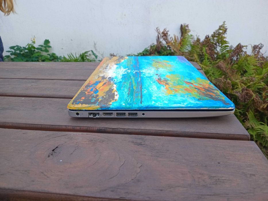Laptop HP, i3, generatia 10,