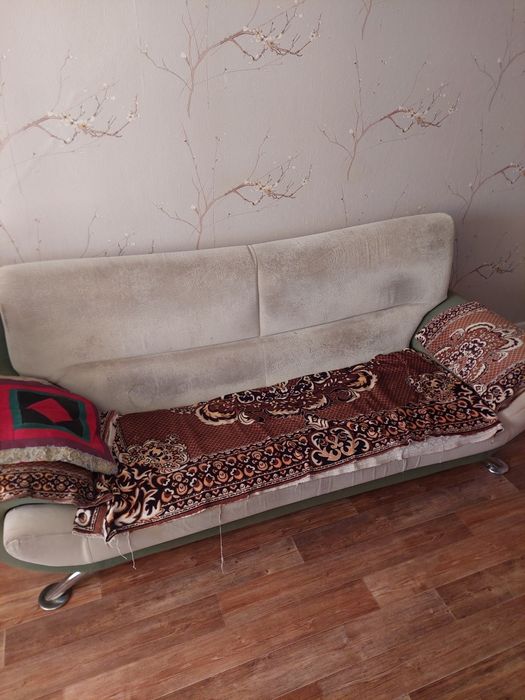 Отдам даром диван