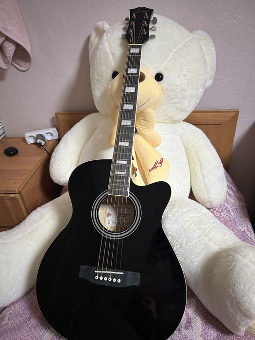 Гитара акустическая