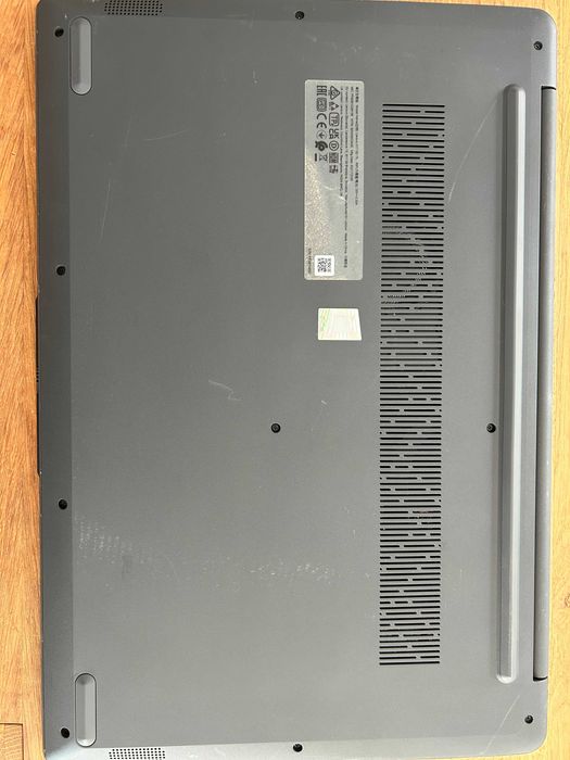 Laptop Lenovo V17 G2 ITL 17.3 FHD i5- 1135G7 16GB Ram 256GB SSD