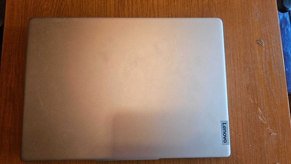 Lenovo IdeaPad Slim 5 с гаранция 8845HS, 780m, 2025 г., като чисто нов