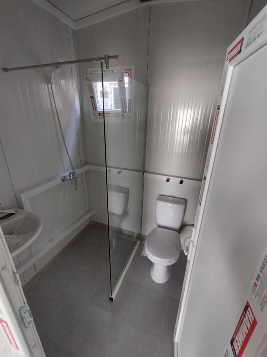 Жилищни контейнери 300/900 см с две помещения и санитарен възел.