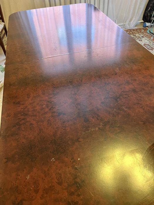 Большой семейный стол