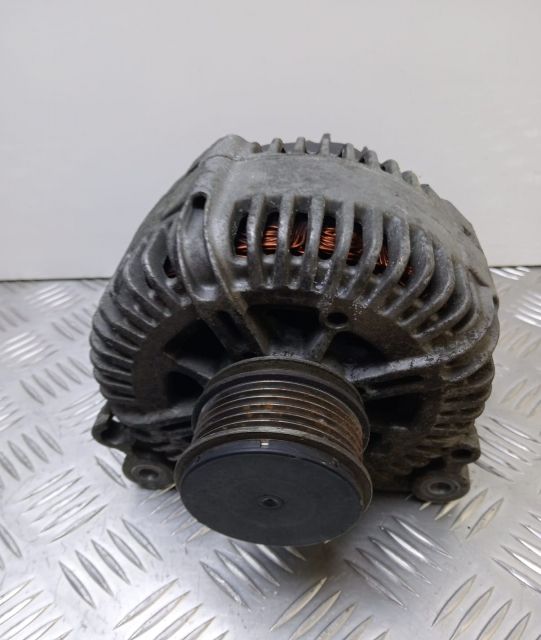 Alternator  180 A 021903026l Volkswagen VW Passat B6 seria